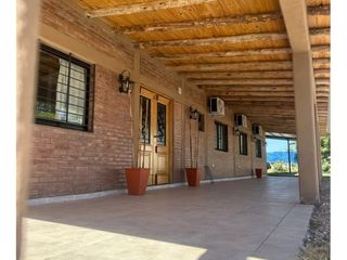 Foto 4 de Hermosa Casa, quincho y pileta En Venta - Las Paredes