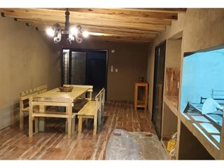 Foto 13 de Hermosa Casa, quincho y pileta En Venta - Las Paredes