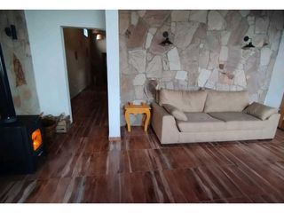 Foto 17 de Hermosa Casa, quincho y pileta En Venta - Las Paredes