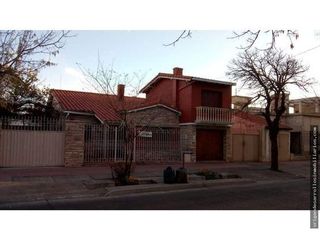 Foto 1 de Casa céntrica en venta - San Rafael