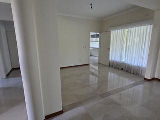 Foto 3 de Casa en  Alquiler en Barrancas del Lago - Nordelta