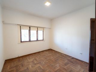 Foto 6 de CASA EN CHAUVIN OPORTUNIDAD IDEAL EMPRENDIMIENTO COMERCIAL