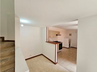 Foto 7 de Alquiler Casa Dos Niveles Conjunto Palmera Real, Caney