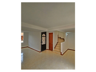 Foto 4 de Alquiler Casa Dos Niveles Conjunto Palmera Real, Caney