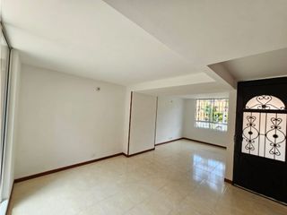 Foto 3 de Alquiler Casa Dos Niveles Conjunto Palmera Real, Caney