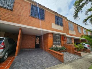 Foto 2 de Alquiler Casa Dos Niveles Conjunto Palmera Real, Caney