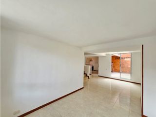 Foto 8 de Alquiler Casa Dos Niveles Conjunto Palmera Real, Caney