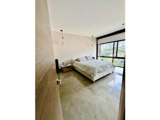 Foto 11 de Apartamento de lujo Amoblado en Venta en el Poblado San Lucas