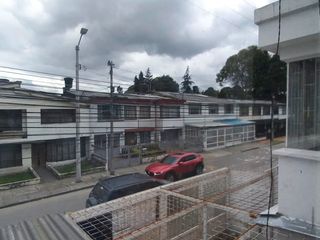 Foto 7 de En arriendo casa de dos niveles en Normandía, Bogotá
