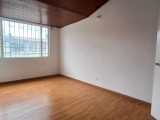 Foto 21 de En arriendo casa de dos niveles en Normandía, Bogotá