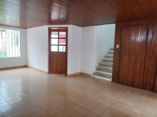 Foto 1 de En arriendo casa de dos niveles en Normandía, Bogotá