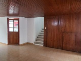 Foto 2 de En arriendo casa de dos niveles en Normandía, Bogotá