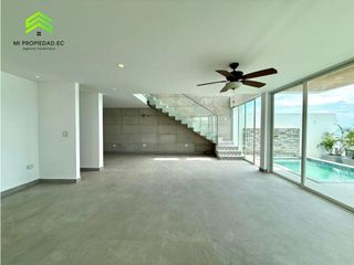 Foto 15 de Casa con piscina y vista al mar en Urbanizacion Ciudad del Mar – Manta