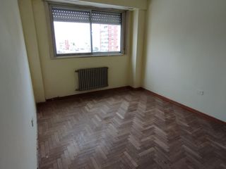 Foto 11 de Departamento en alquiler de 3 dormitorios c/ cochera en Centro