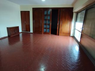 Foto 7 de Departamento en alquiler de 3 dormitorios c/ cochera en Centro