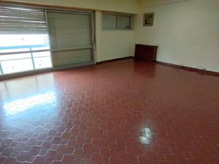 Foto 6 de Departamento en alquiler de 3 dormitorios c/ cochera en Centro