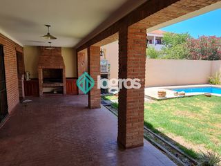 Foto 26 de Casa en venta 270 m2 en Tres Cerritos