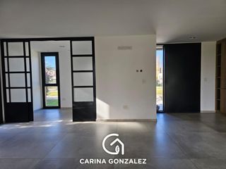 Foto 3 de VENTA CASA NIVEL GERENCIAL B° PRIVADO SAUCES DEL LIMAY NEUQUEN CAPITAL