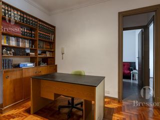 Foto 4 de Departamento impecable, todo luz, en edificio francés.