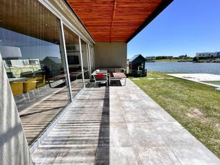 Foto 1 de VENTA CASA A LA LAGUNA BARRIO SAN SEBASTIAN A1