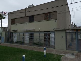 Foto 1 de Casa en  VENTA !