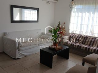 Foto 2 de Casa en alquiler de 4 dormitorios en Casas de Santa María