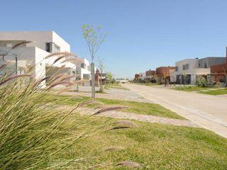 Foto 2 de Casa en alquiler de 4 dormitorios en Casas de Santa María