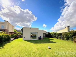Foto 7 de ALQUILER-EXCELENTE CASA EN SAN RAMIRO-LOTE CENTRAL -PDE