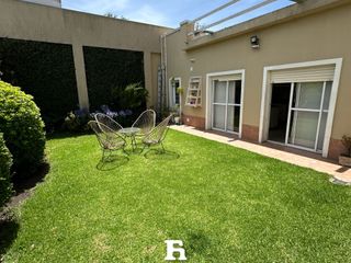 Foto 14 de Chalet en venta de 5 ambientes
