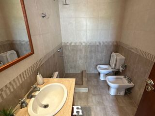 Foto 10 de Chalet en venta de 5 ambientes