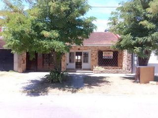 Foto 1 de DOS CASAS DE 3 AMB. CADA UNA. ARRUE Y LURO