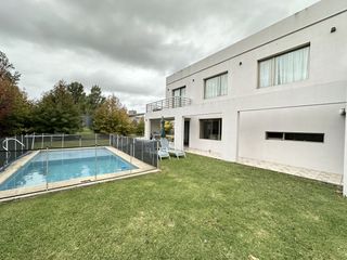 Foto 2 de Casa en alquiler Barrio Privado Rumenco