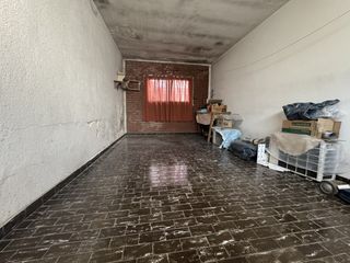 Foto 13 de Venta Casa 4 ambientes con garage y fondo lote de 10 x 29 - Villa Lugano