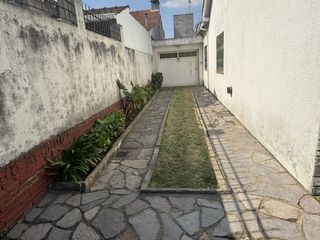 Foto 12 de Venta Casa 4 ambientes con garage y fondo lote de 10 x 29 - Villa Lugano
