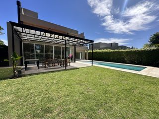 Foto 2 de Casa en alquiler en Barrio Rumenco