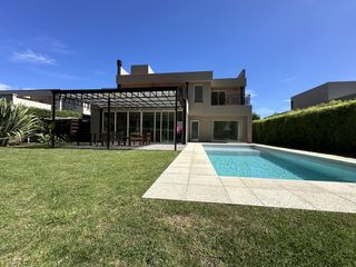 Foto 1 de Casa en alquiler en Barrio Rumenco