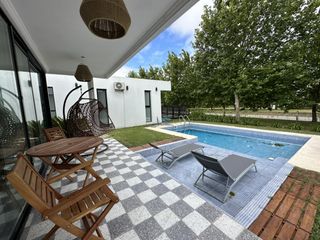 Foto 1 de Casa en alquiler temporal en Barrio Rumenco
