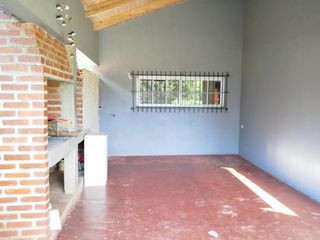 Foto 12 de CASA EN ALQUILER TRES DORMITORIOS CON PATIO GRANDE, SOBRE AV. DE LAS AMERICAS