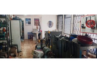 Foto 1 de La Colón, Local Comercial en Renta, 149m2, 2 Ambientes