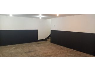 Foto 1 de La Kennedy, Local Comercial en Renta, 250m2, 1 Ambiente