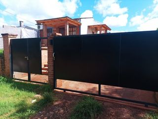 Foto 2 de Lote con 3 Casas