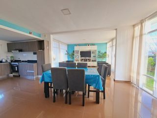 Foto 12 de Alquilo casa en Ostende calle Loria y dakar