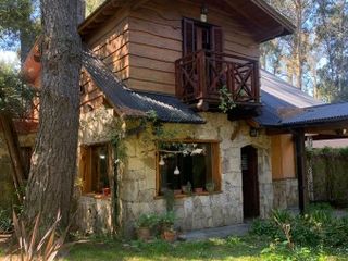 Foto 1 de CabaÃ±a  de Piedra -Bosque Peralta Ramos-Mar  del plata
