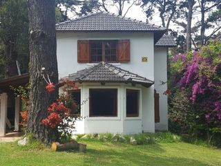 Foto 3 de Chalet  con 2 hab. sobre 1350 m2.BOSQUE PERALTA RAMOS