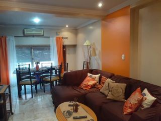 Foto 1 de Venta casa 4 ambientes, Villa Lugano