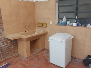 Foto 12 de CASA EN VENTA ZONA COMERCIAL (MENDOZA AL 1200)