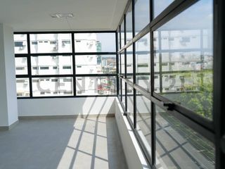Foto 5 de Ejor. Oficina en venta en Ceibos: productividad y estilo en zona privilegiada