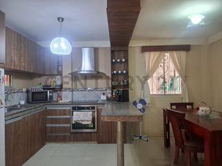 Foto 3 de Se vende Casa en Metrópolis 2F, Karig