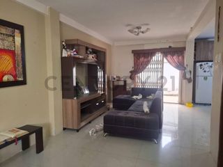 Foto 2 de Se vende Casa en Metrópolis 2F, Karig