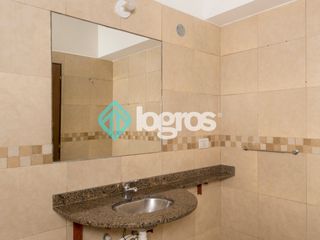 Foto 32 de Dúplex en venta de 3 dormitorios con cochera en Grand Bourg